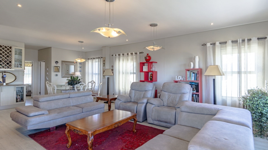 3 Bedroom Property for Sale in Heldervue Western Cape